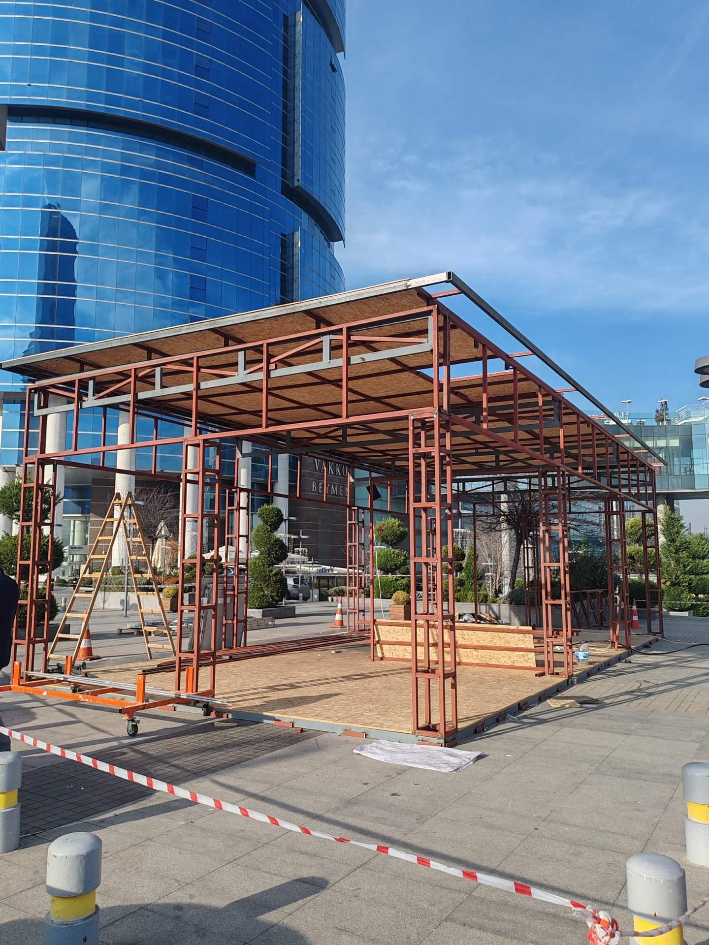 tesla stand, awm showroom tesla